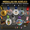 Medalla acrilico con impresion en vinilo adhesivo